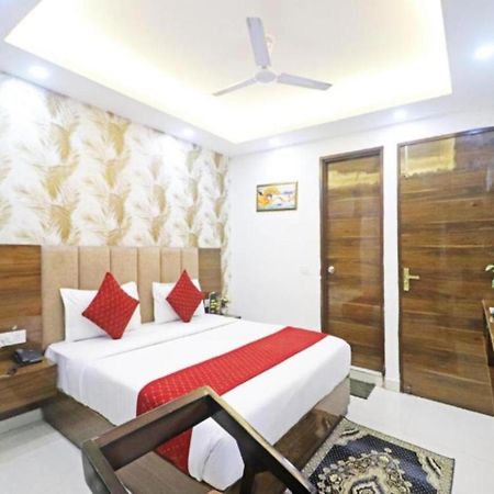 Hotel Vijaydeep Place Near Delhi Airport Нью-Дели Экстерьер фото