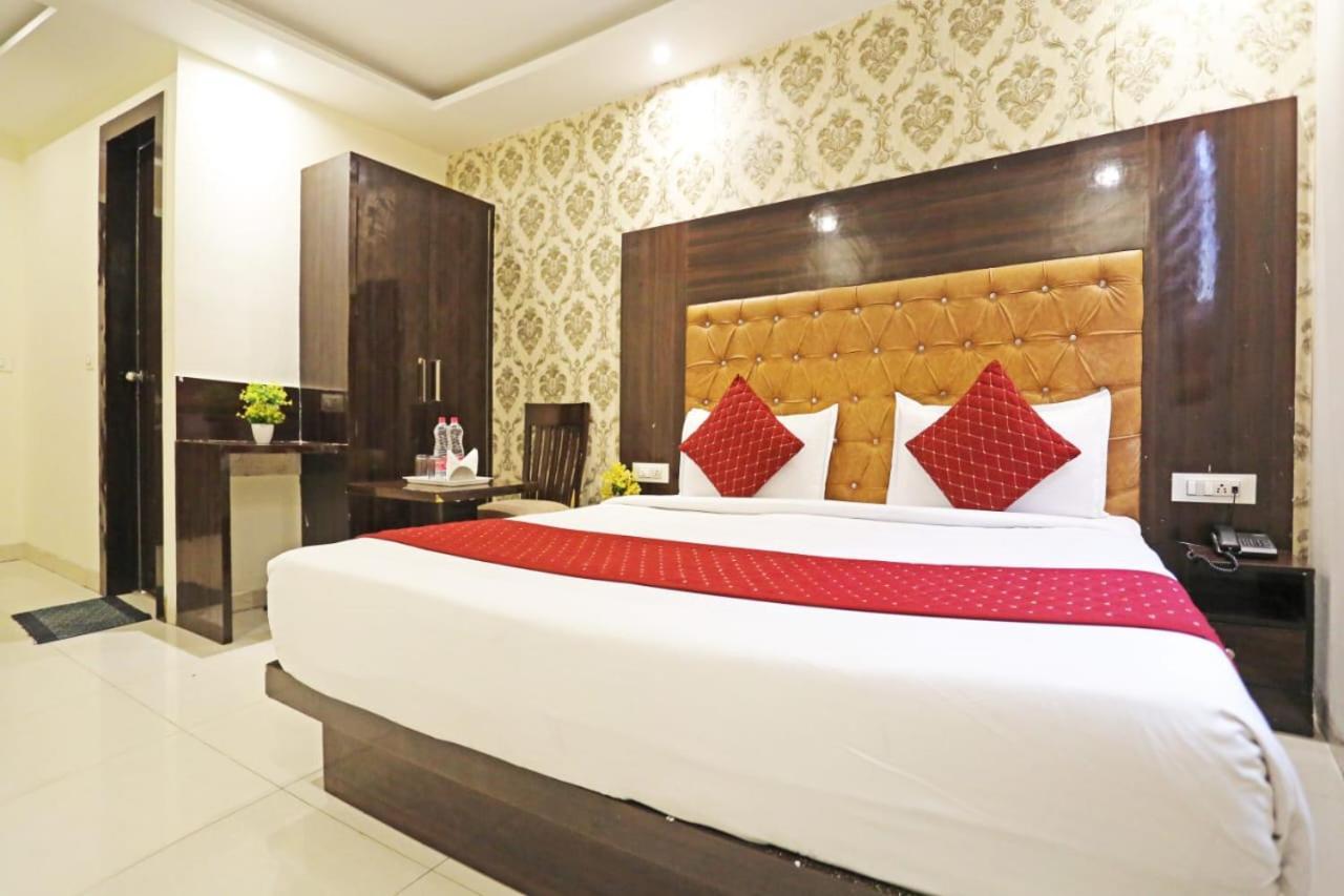Hotel Vijaydeep Place Near Delhi Airport Нью-Дели Экстерьер фото