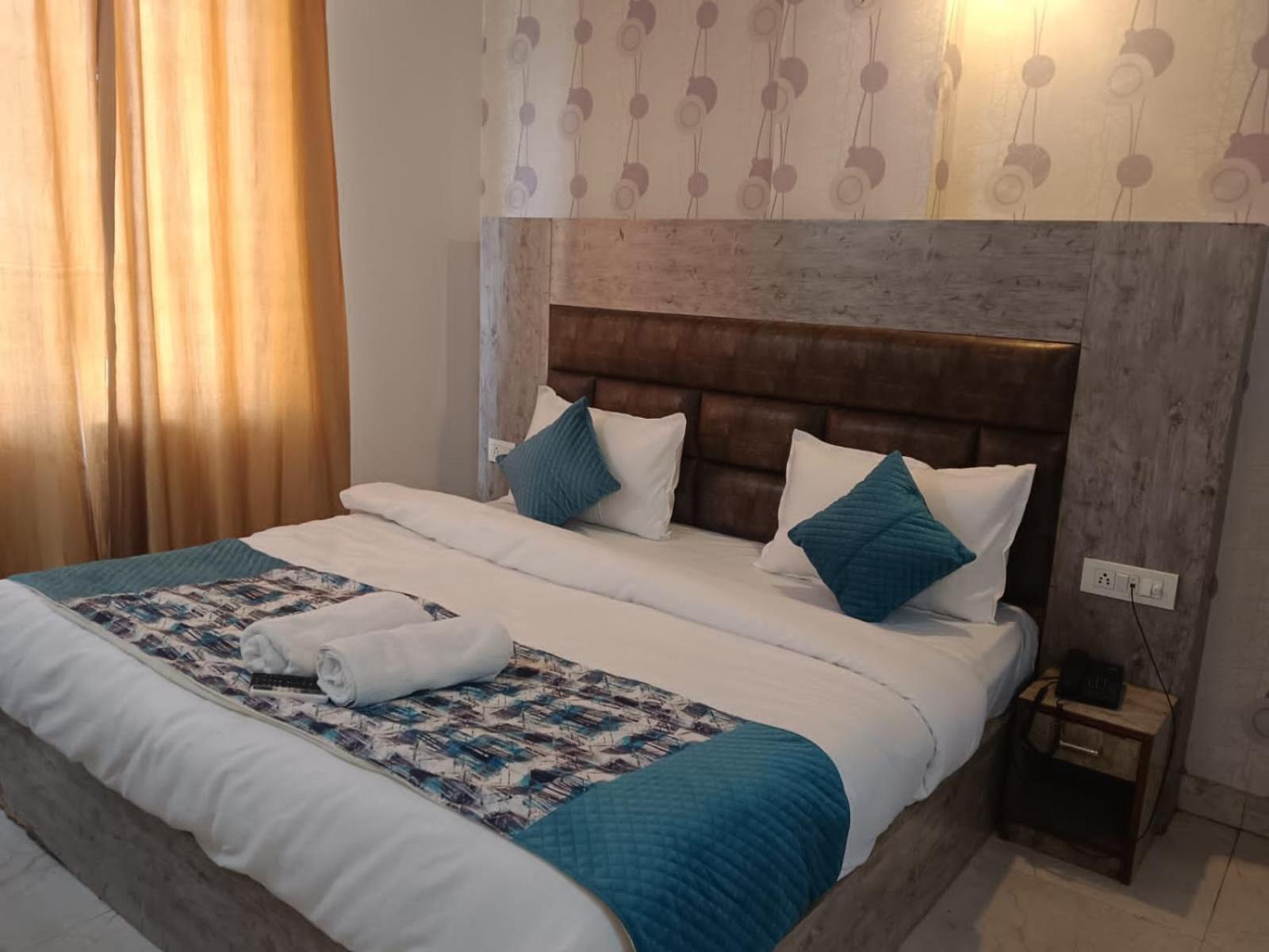 Hotel Vijaydeep Place Near Delhi Airport Нью-Дели Экстерьер фото