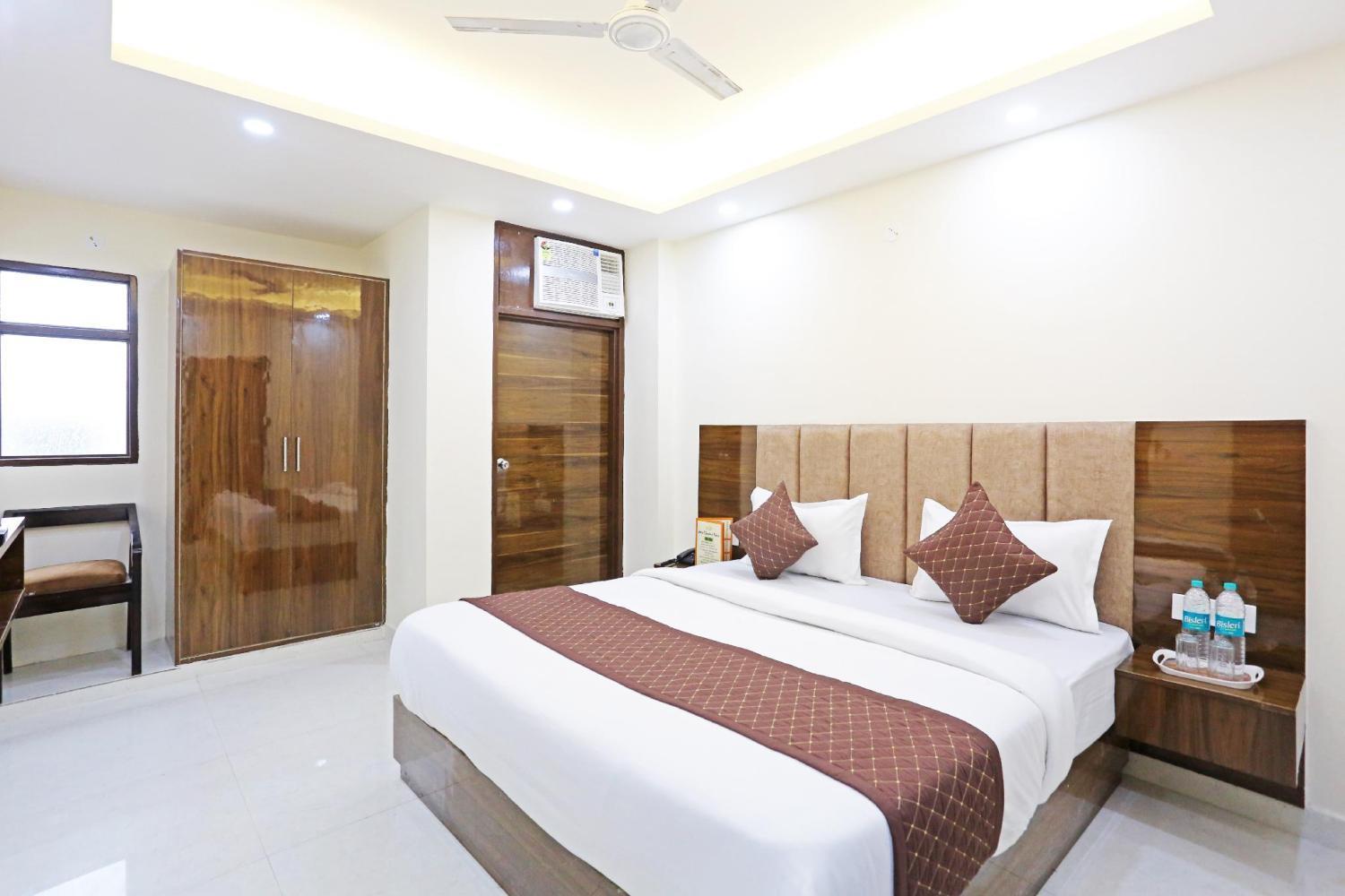 Hotel Vijaydeep Place Near Delhi Airport Нью-Дели Экстерьер фото