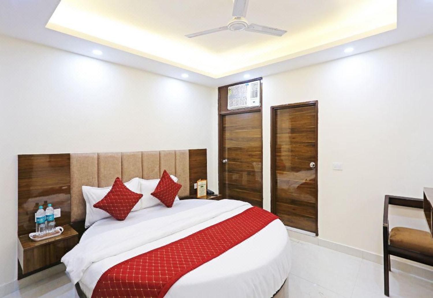 Hotel Vijaydeep Place Near Delhi Airport Нью-Дели Экстерьер фото