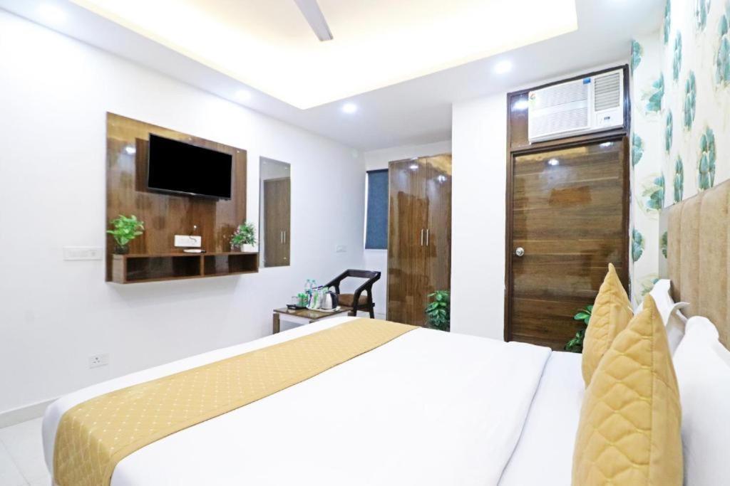 Hotel Vijaydeep Place Near Delhi Airport Нью-Дели Экстерьер фото